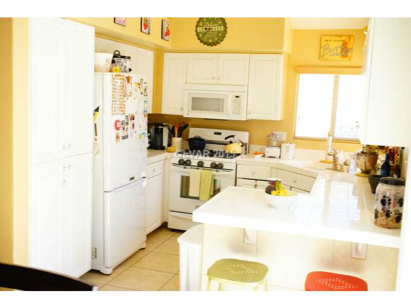 206 Camelback Ridge Avenue Henderson, NV 89012 - Photo 6 of 15 Property Photo.