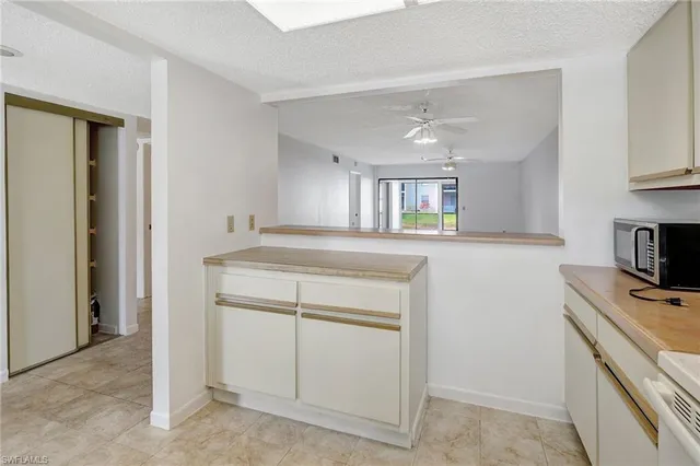 $199,995 | 151 Cypress Way East, Unit D3, Naples, FL 34110