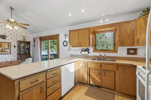 $400,000 | 1311 Fallbrook Lane, Woodbury, MN 55125