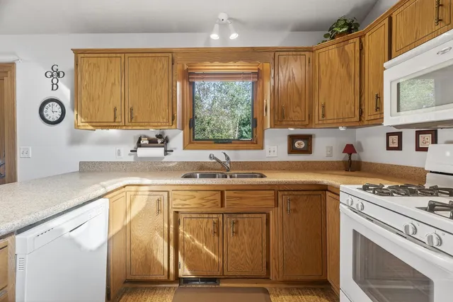 $400,000 | 1311 Fallbrook Lane, Woodbury, MN 55125