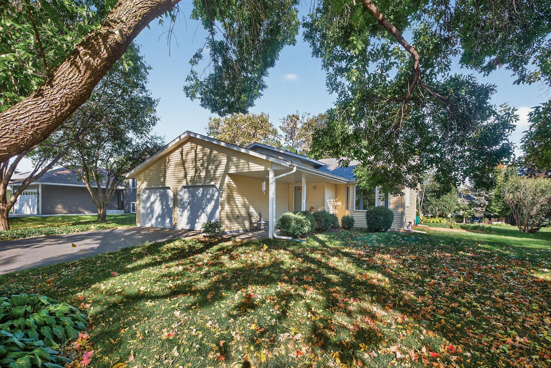 1311 Fallbrook Lane Woodbury, MN 55125 - Photo 2 of 34