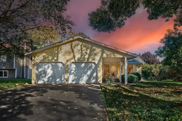 $400,000 | 1311 Fallbrook Lane, Woodbury, MN 55125