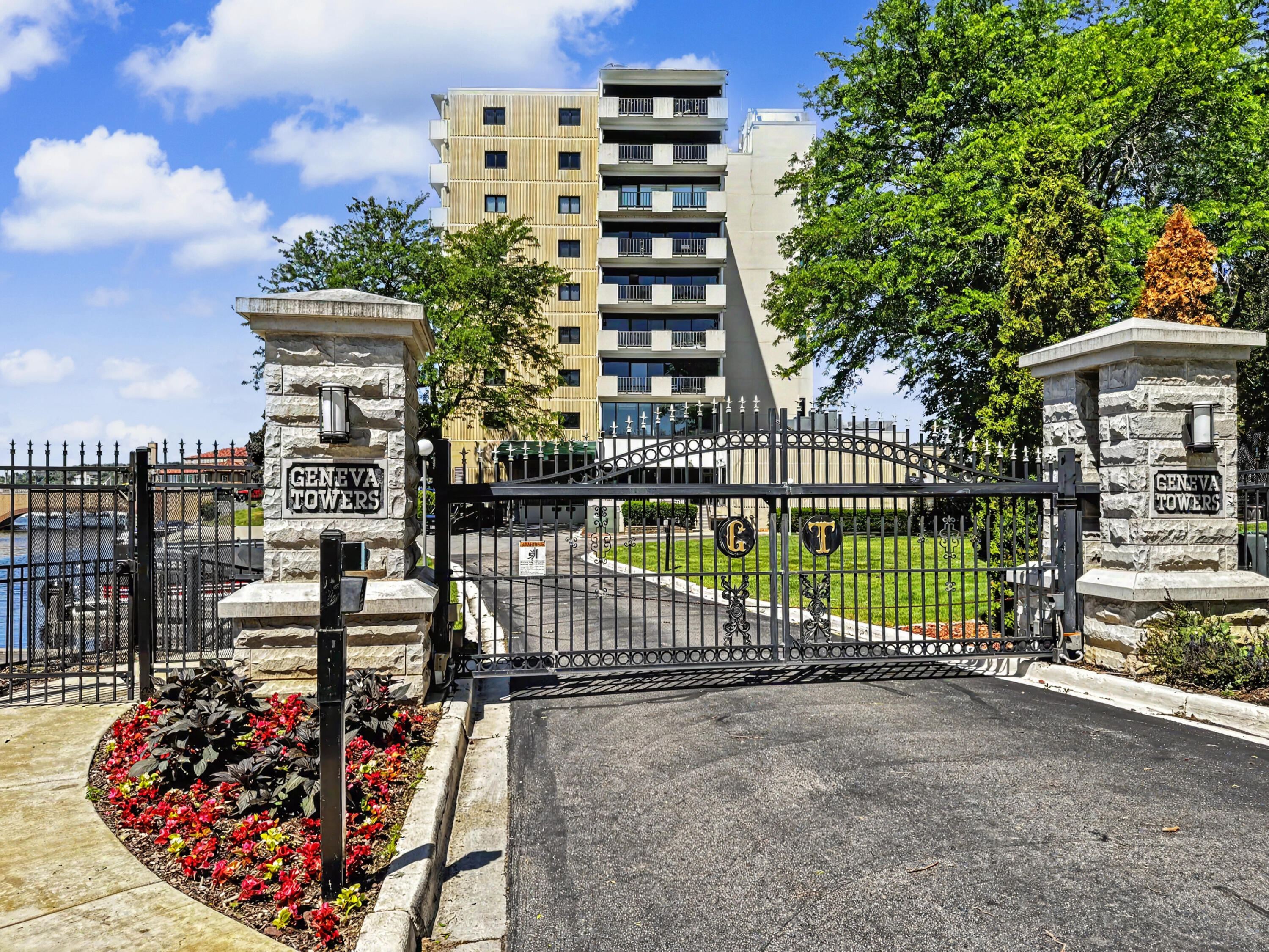 101 Broad Street, Unit 502 Lake Geneva, WI 53147 - Photo 26 of 28 Geneva Towers Gated Entry