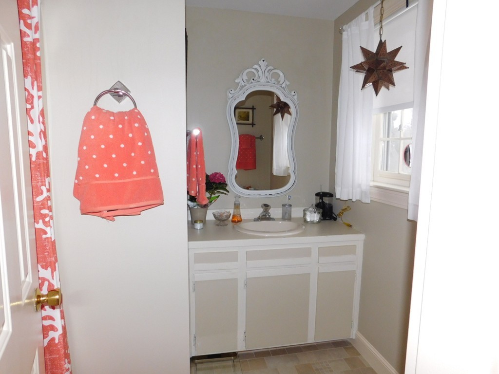 21 Coach Road, Unit 21 Exeter, NH 03833 - Photo 15 of 18 Gallery Image 15