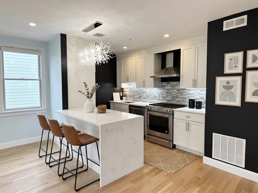 29 Goldsmith Street, Unit 2 Boston, MA 02130 - Photo 3 of 24