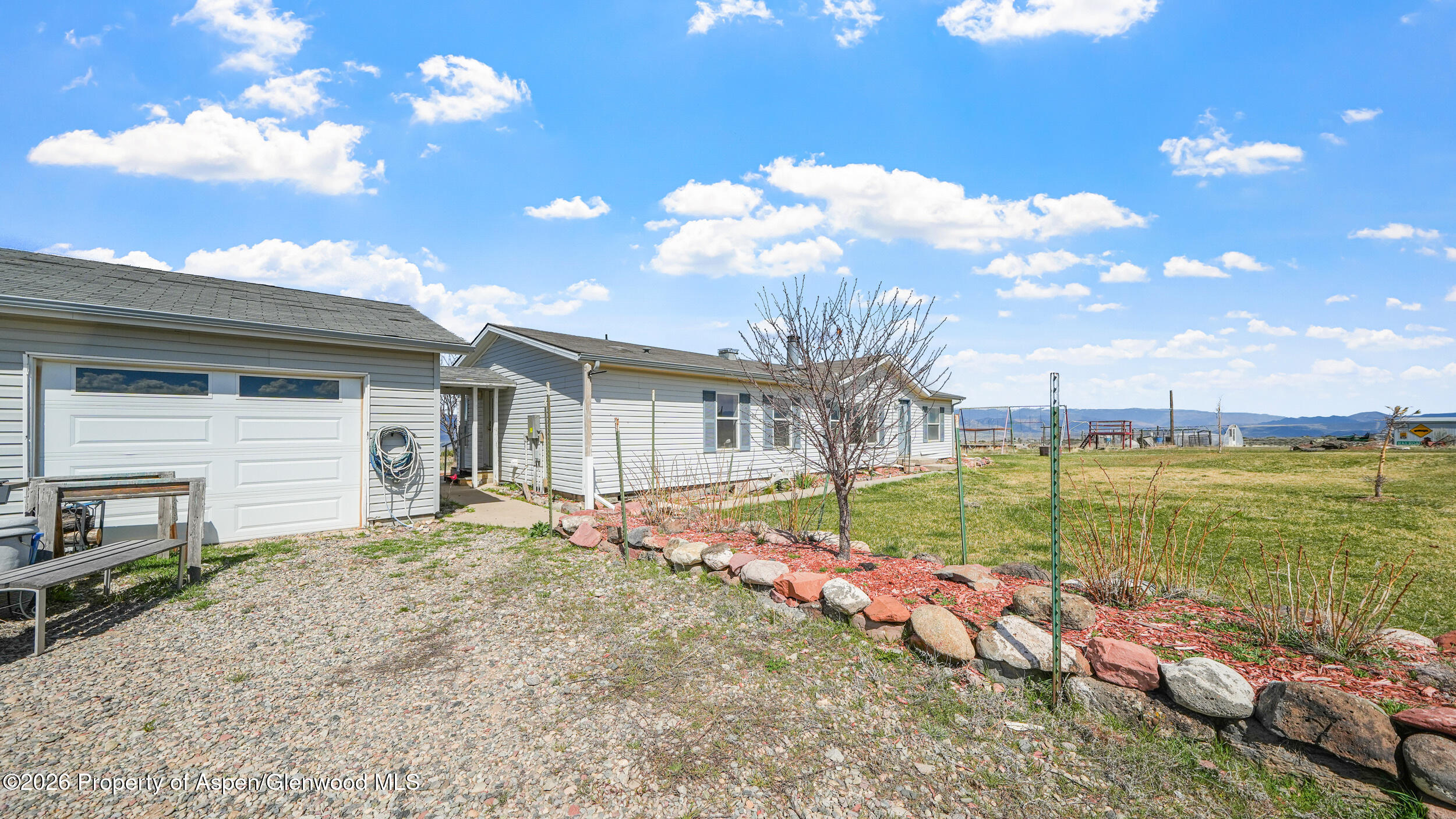 1300 Quick Silver Way Rifle, CO 81650 - Photo 3 of 35 2 car Garage
