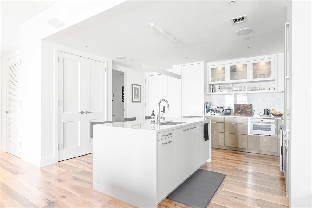 300 Pier 4 Blvd., Unit 8A Boston, MA 02210 - Photo 9 of 39