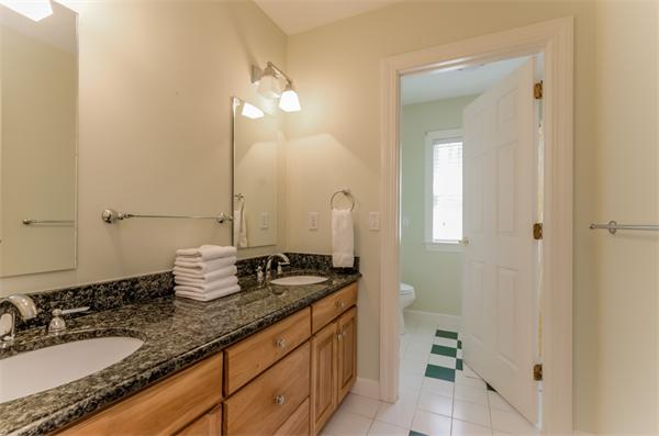 1045 Bay Road Hamilton, MA 01982 - Photo 24 of 27 Gallery Image 24