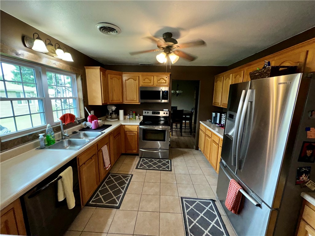 202 West 3rd Street Assumption, IL 62510 - Photo 15 of 32