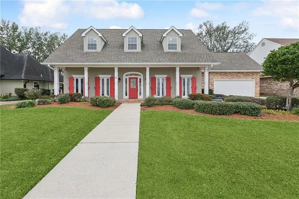 $565,000 | 6 Briarfield Drive, Marrero, LA 70072