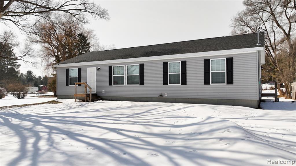 3307 Euclid Street Lupton, MI 48635 - Photo 3 of 34
