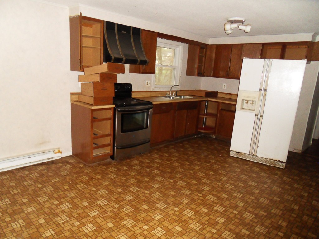 180 Mendon Road Sutton, MA 01590 - Photo 3 of 13