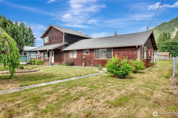 $535,000 | 930 Commercial Avenue, Darrington, WA 98241