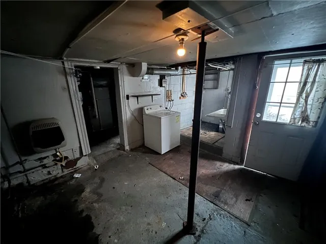 a view of a storage & utility room