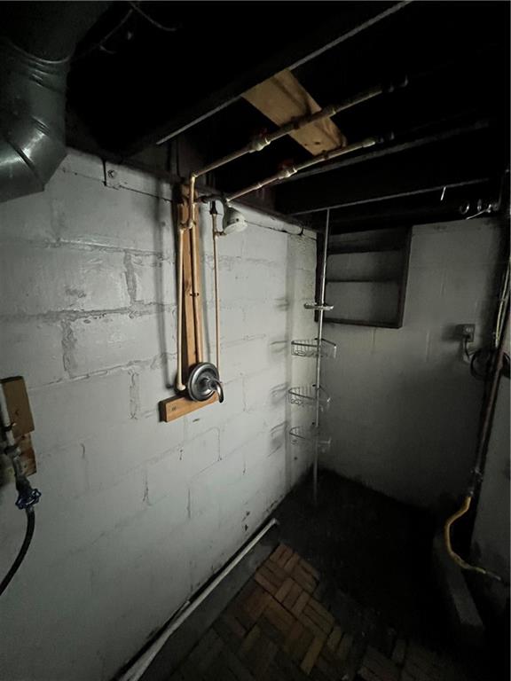 466 Broad Street Washington, PA 15301 - Photo 7 of 11 a close up of a shower