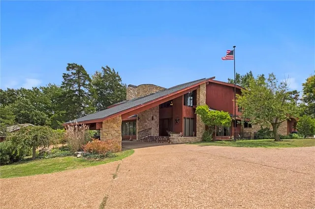 $499,000 | 402 Lees Cir Drive, Fort Scott, KS 66701