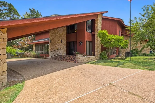 $499,000 | 402 Lees Cir Drive, Fort Scott, KS 66701