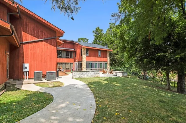 $499,000 | 402 Lees Cir Drive, Fort Scott, KS 66701