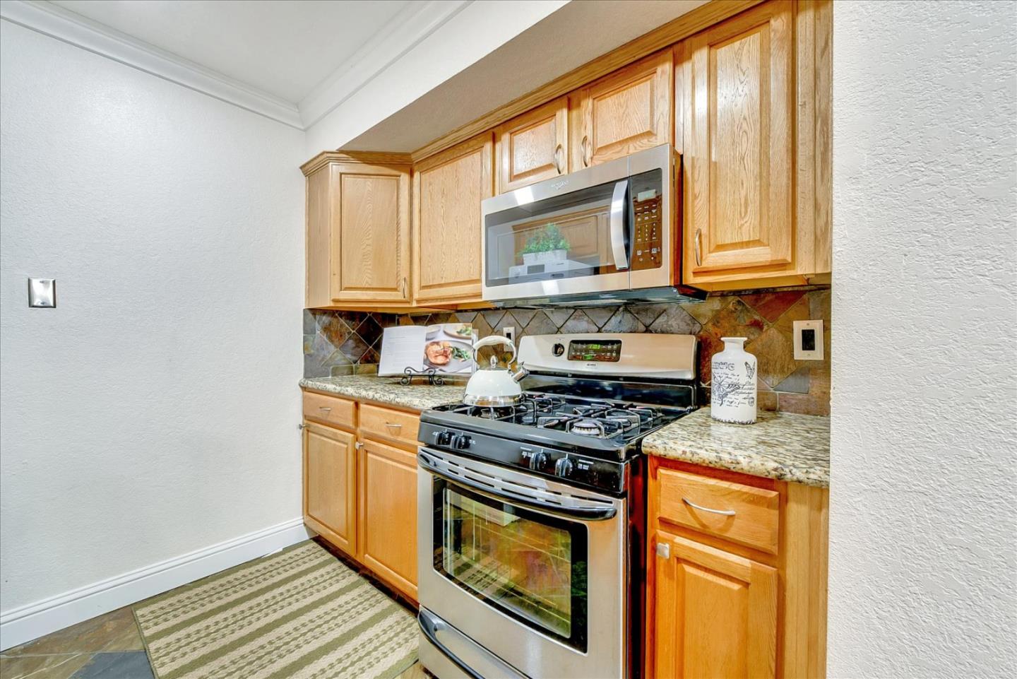 284 Rio Verde Place, Unit 2 Milpitas, CA 95035 - Photo 8 of 28 Gallery Image 8