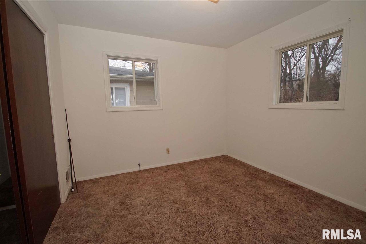 823 Kim Moor Road Peoria, IL 61607 - Photo 8 of 10 Gallery Image 8