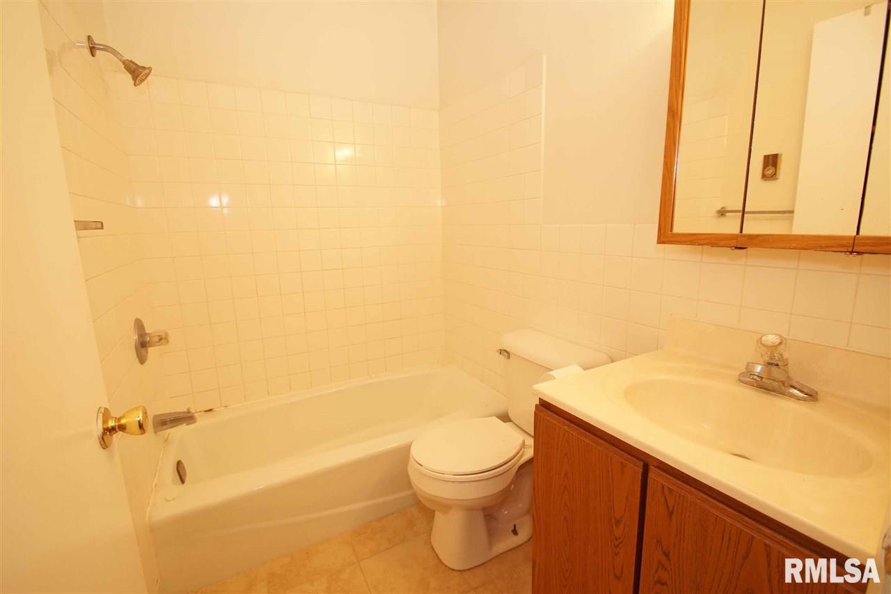 823 Kim Moor Road Peoria, IL 61607 - Photo 10 of 10 Gallery Image 10