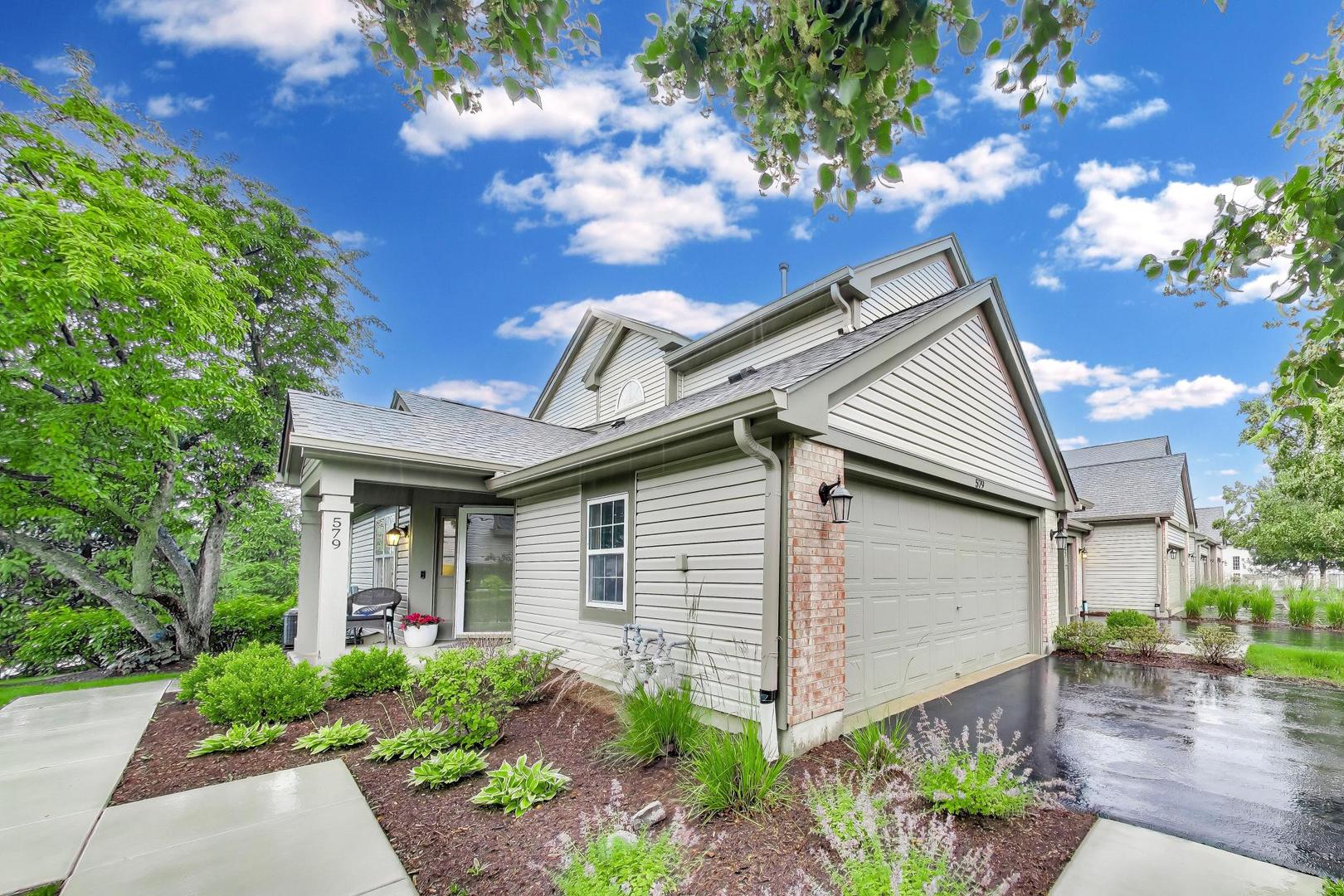 579 Willow Way Lindenhurst, IL 60046 - Photo 2 of 25