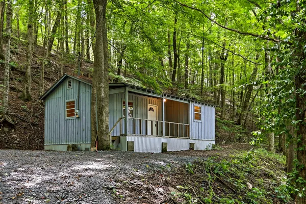$122,500 | 225 Coys Cove Lane, Gainesboro, TN 38562