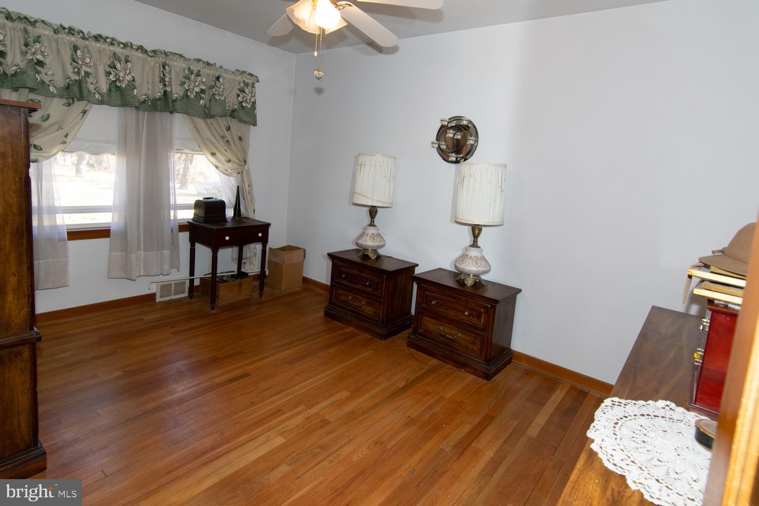 19321 Frederick Road Germantown, MD 20876 - Photo 23 of 25 Bedroom 2