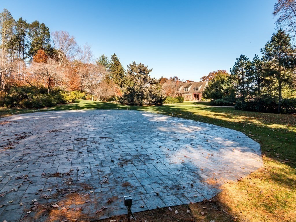 719 Cabot Street Beverly, MA 01915 - Photo 24 of 36