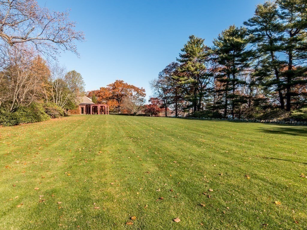 719 Cabot Street Beverly, MA 01915 - Photo 5 of 36