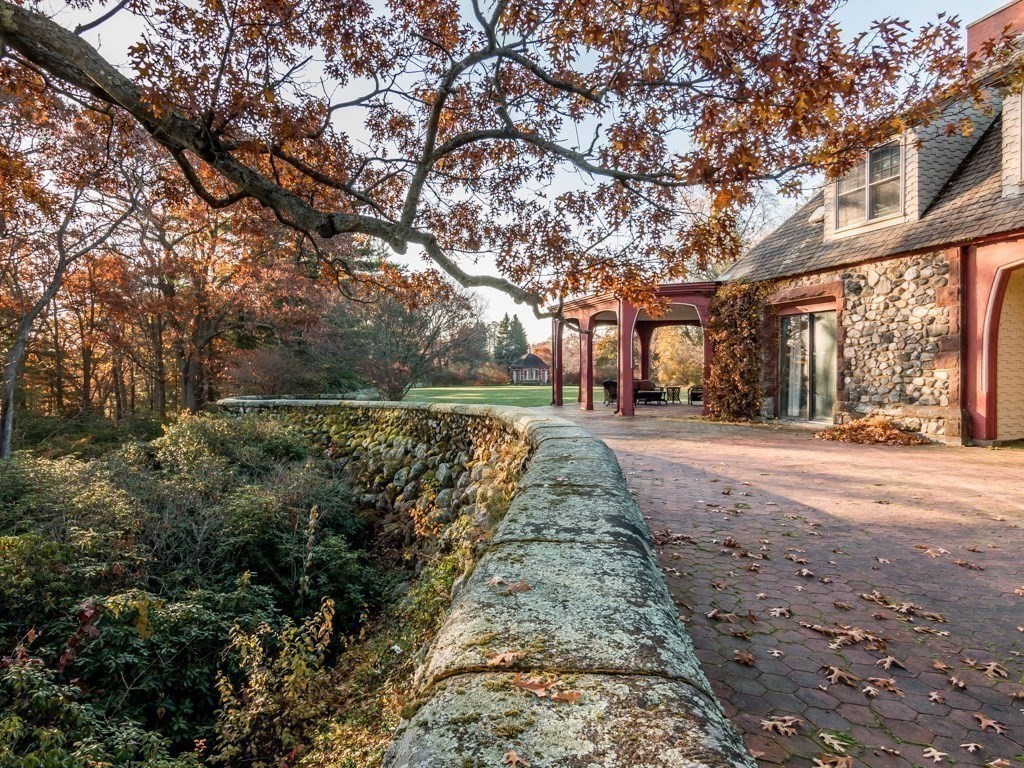 719 Cabot Street Beverly, MA 01915 - Photo 10 of 36