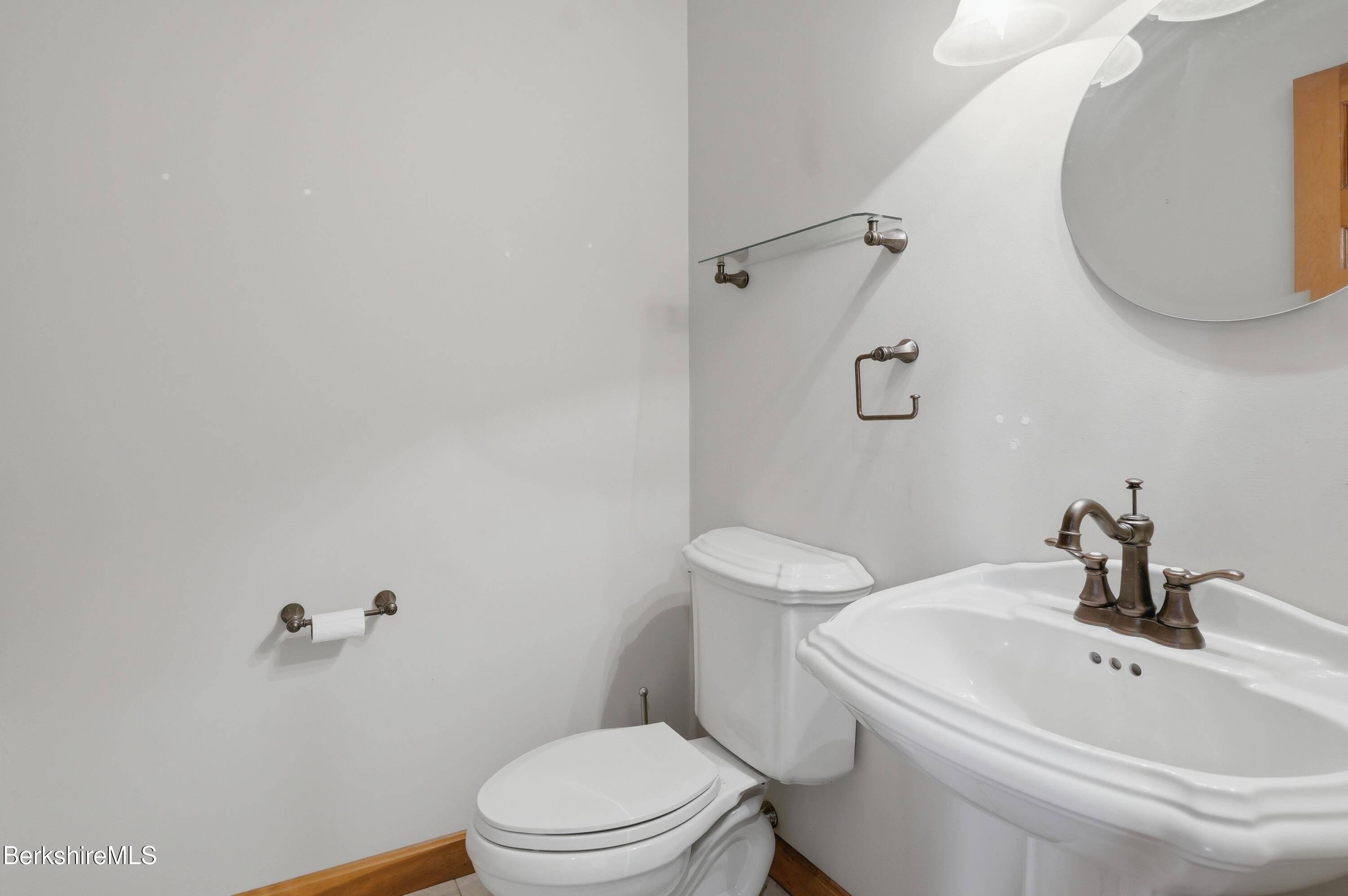 36 Meadow Ridge Drive Pittsfield, MA 01201 - Photo 21 of 54 dsc08499