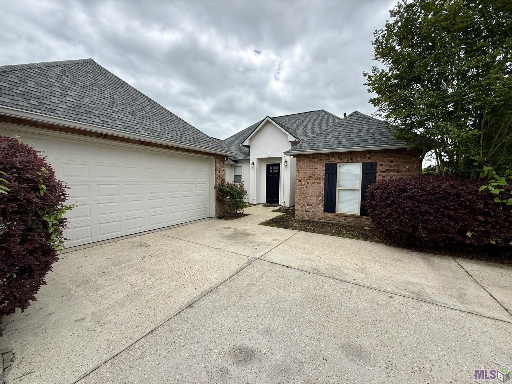 10408 Springtree Avenue Baton Rouge, LA 70810 - Photo 2 of 22