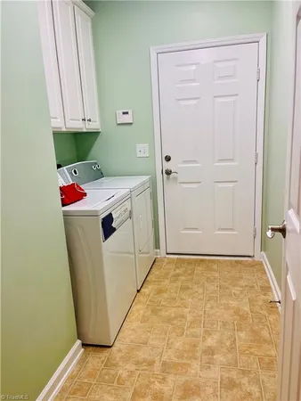 $414,000 | 5765 Knoll Court, Lewisville, NC 27023