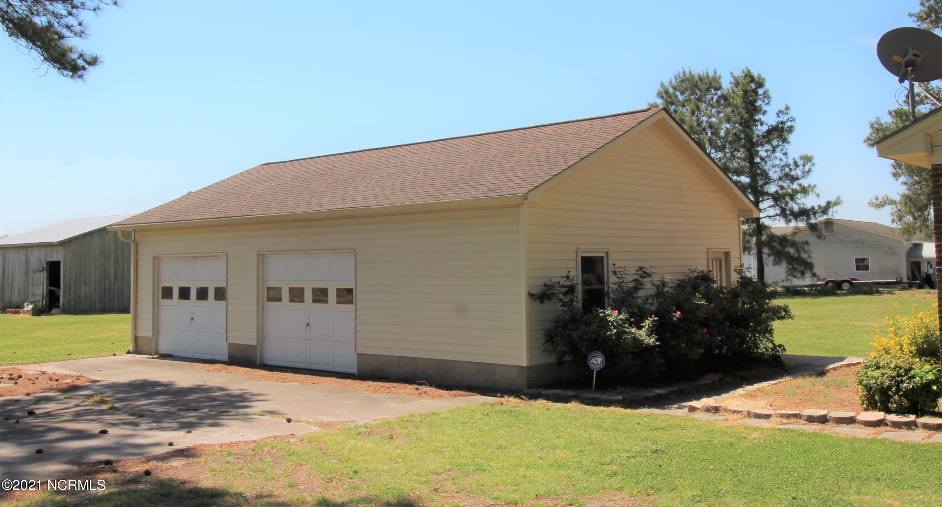 5697 Weyerhaeuser Road Ayden, NC 28513 - Photo 2 of 2 2 car detached garage