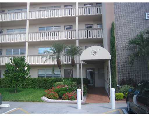 2093 Wolverton East, Unit 2093 Boca Raton, FL 33434 - Photo 3 of 11 Building Entrance
