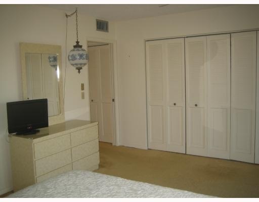 2093 Wolverton East, Unit 2093 Boca Raton, FL 33434 - Photo 8 of 11 Master Bedroom