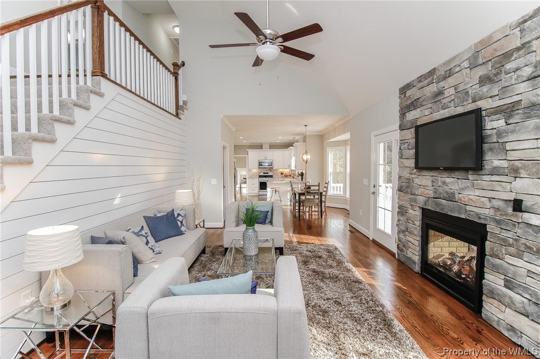 817 Dare Road Yorktown, VA 23692 - Photo 7 of 49 Gallery Image 7