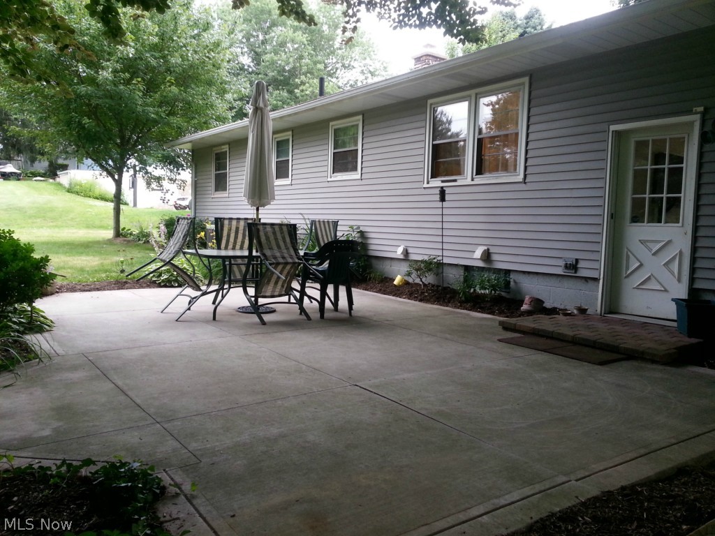4613 Venus Road Uniontown, OH 44685 - Photo 3 of 25 Gallery Image 3