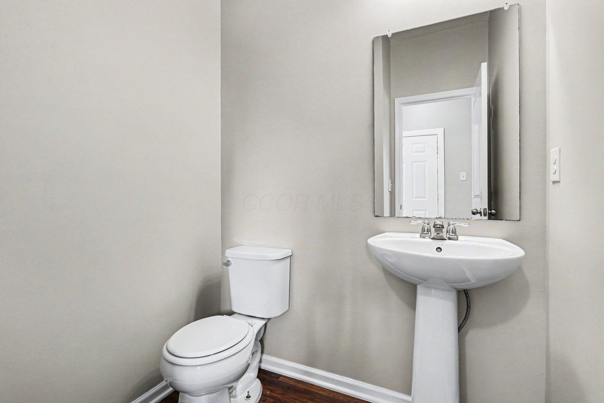 5458 Spring River Avenue Dublin, OH 43016 - Photo 15 of 38 Bathroom