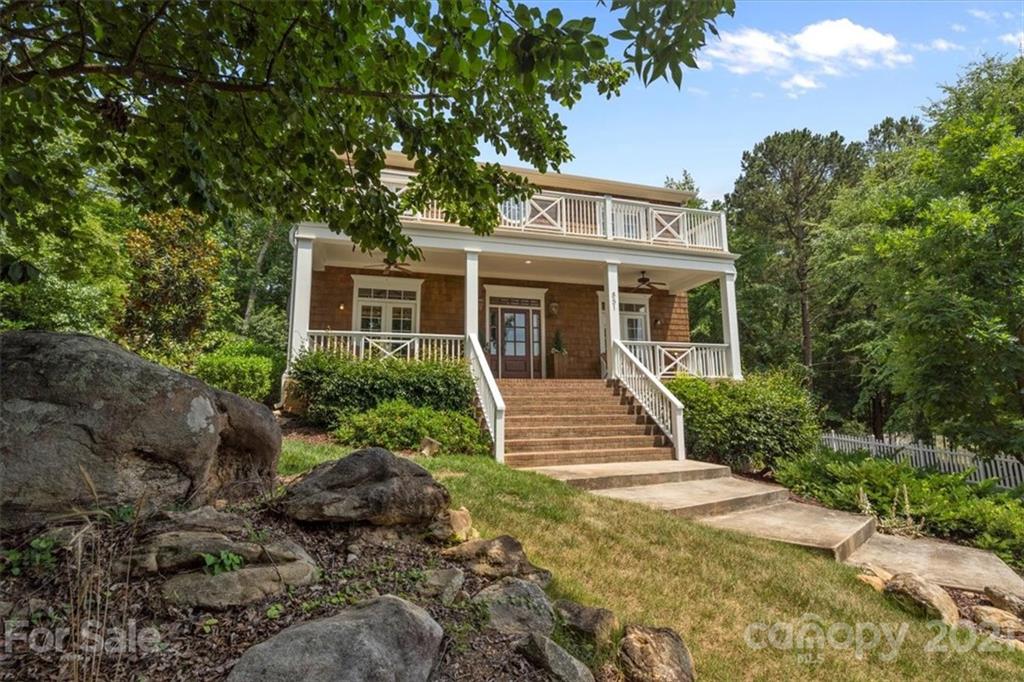 851 Stratford Run Drive Fort Mill, SC 29708 - Photo 2 of 48 a front view of house with yard and green space
