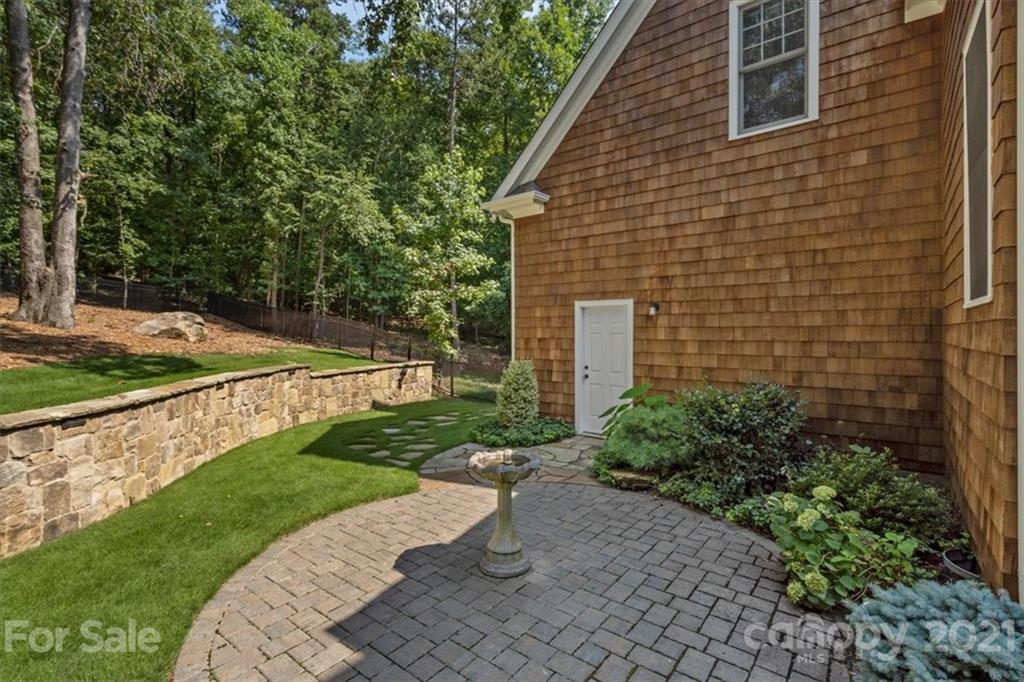 851 Stratford Run Drive Fort Mill, SC 29708 - Photo 40 of 48 a backyard of a house with lots of green space