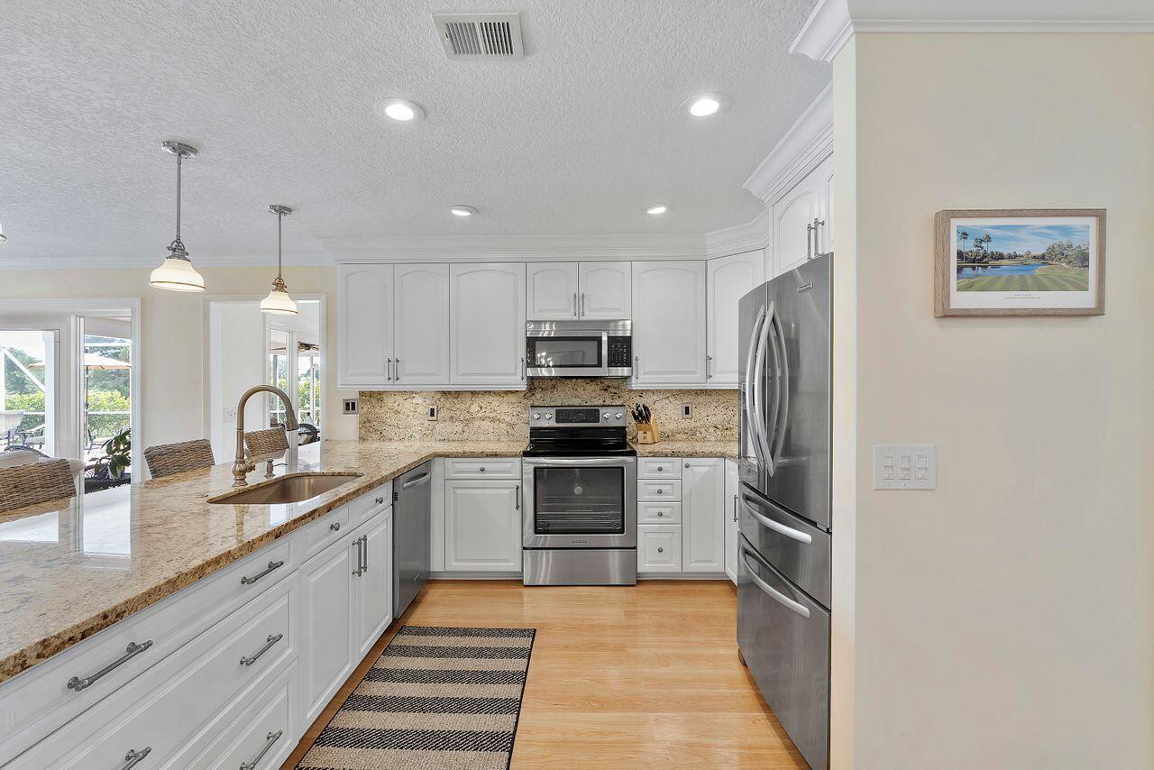 4251 Fox Trace Road Boynton Beach, FL 33436 - Photo 16 of 56 Kitchen