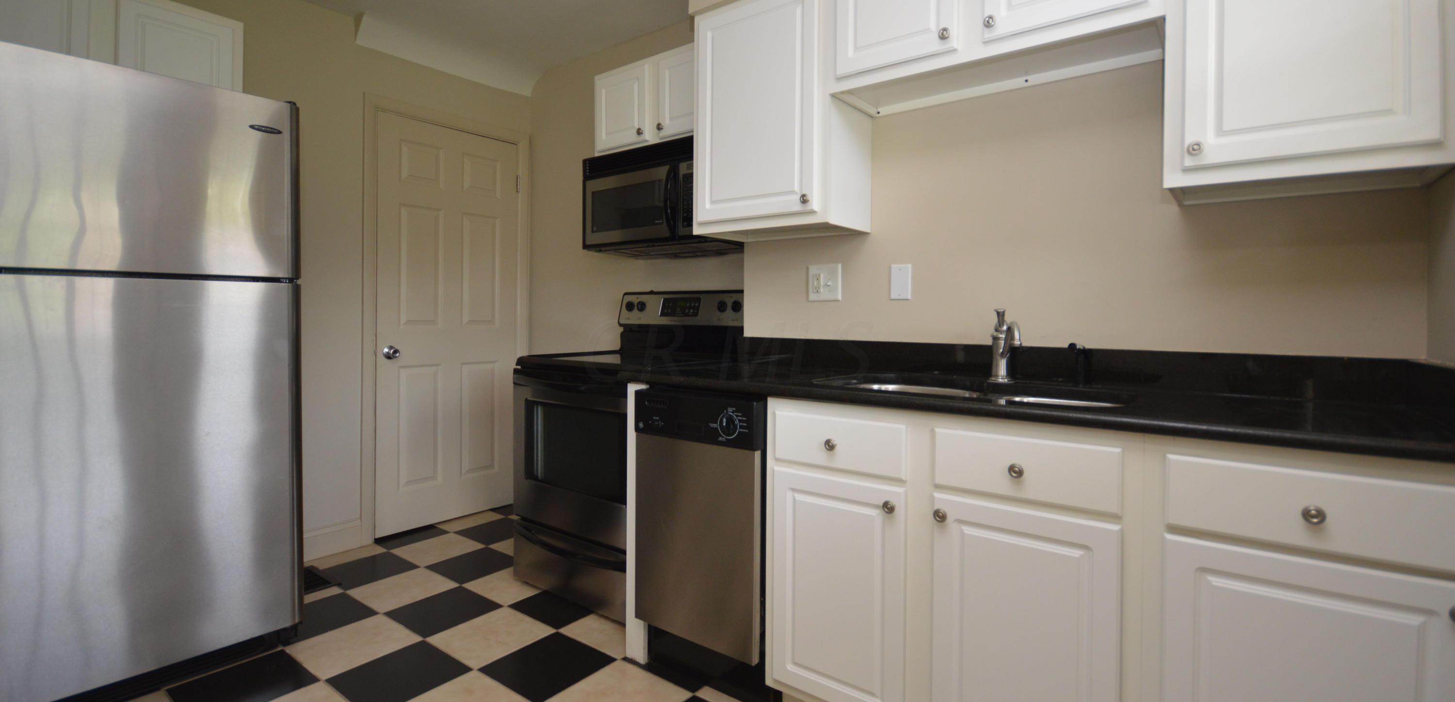 1870 Kentwell Road Columbus, OH 43221 - Photo 11 of 20