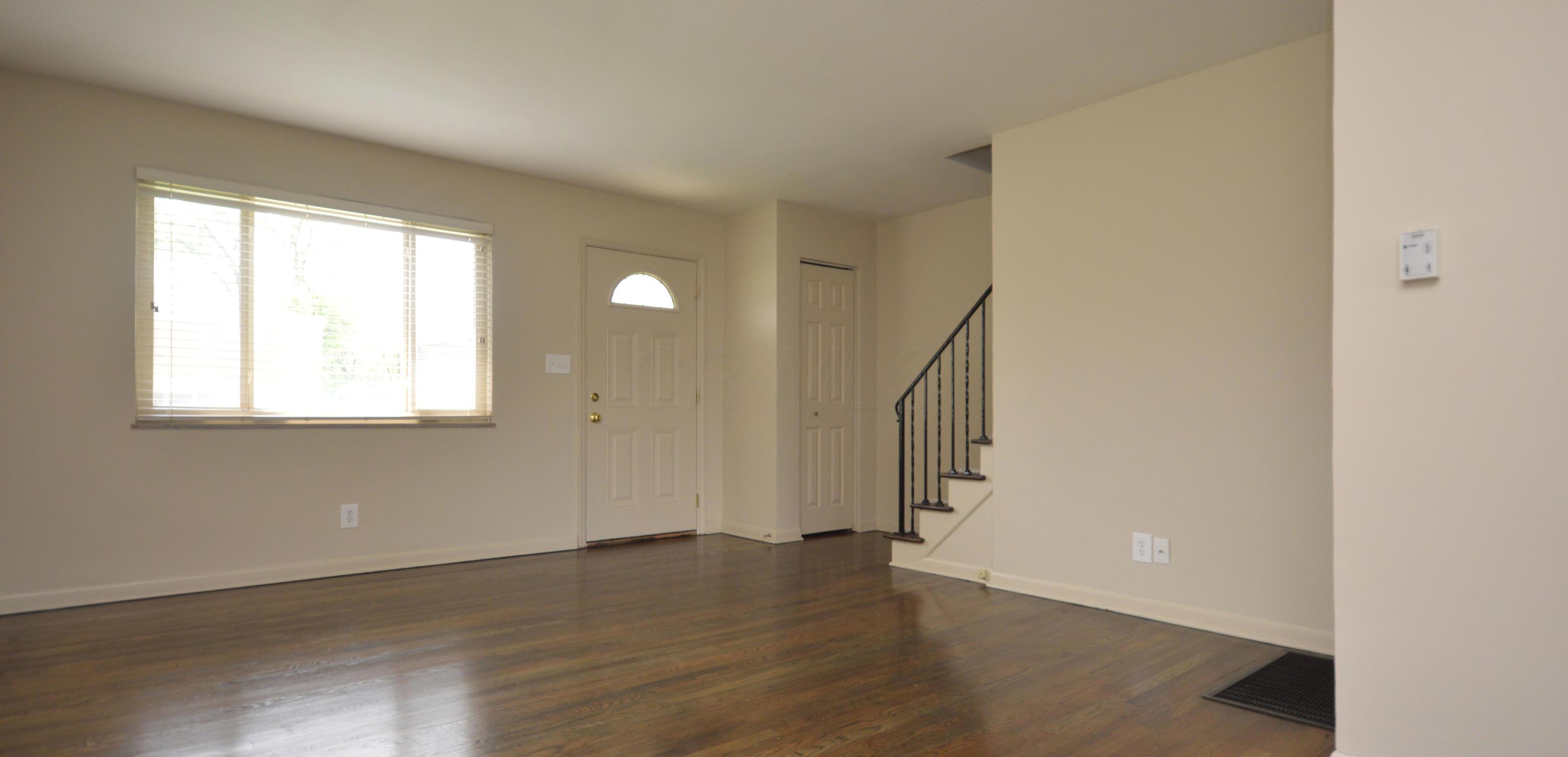 1870 Kentwell Road Columbus, OH 43221 - Photo 5 of 20