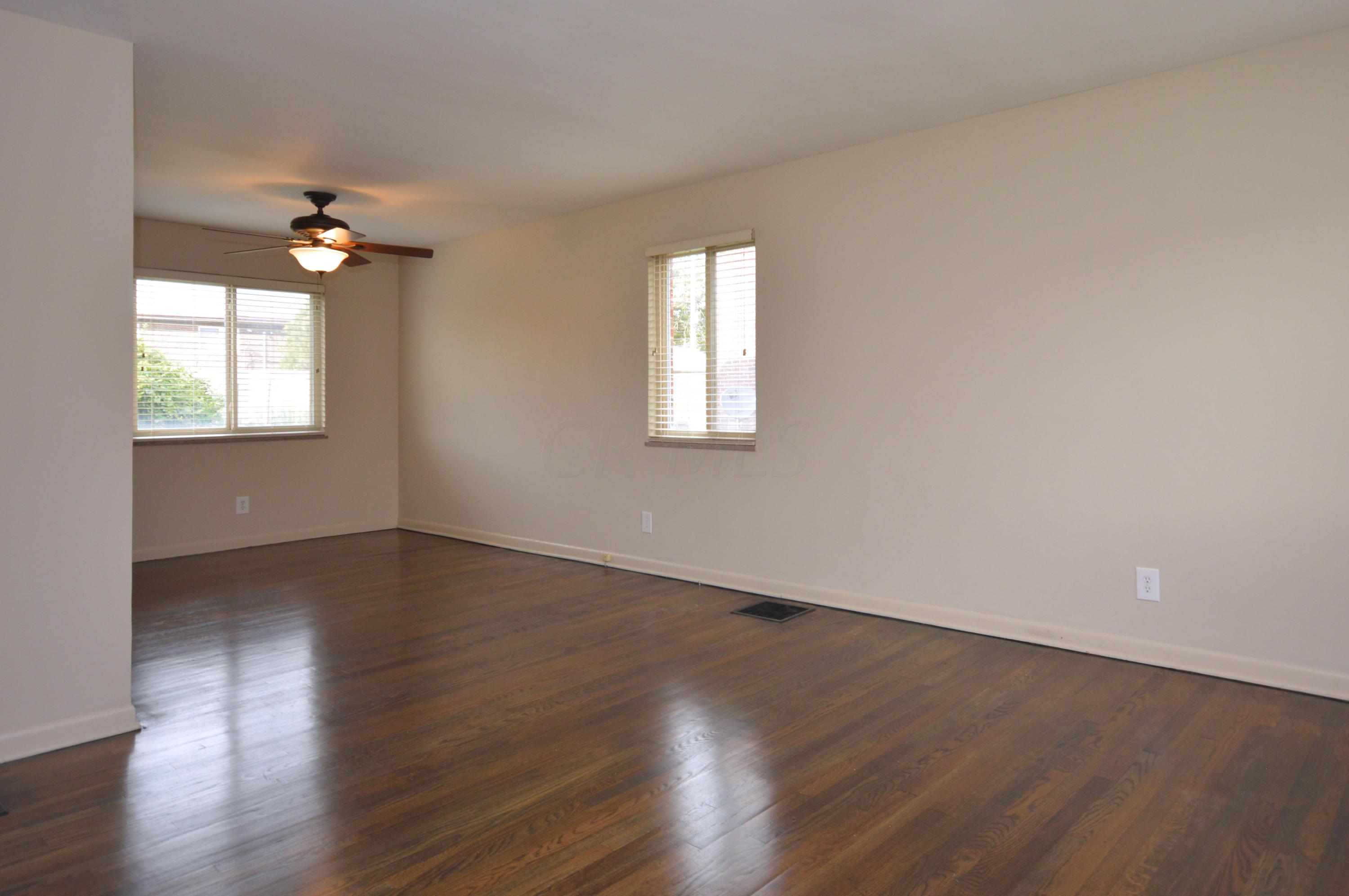 1870 Kentwell Road Columbus, OH 43221 - Photo 6 of 20
