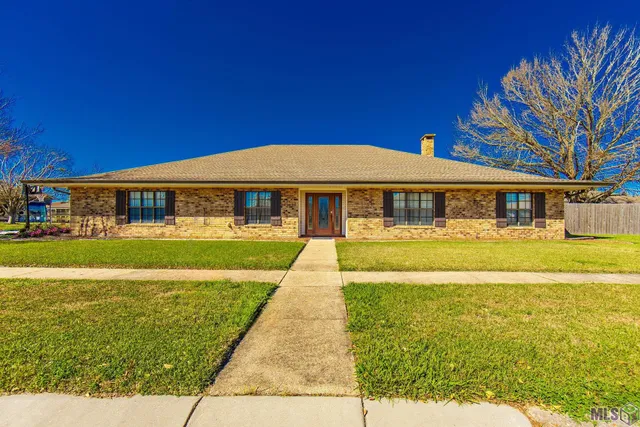 $315,000 | 118 Chantilly Drive, Houma, LA 70360