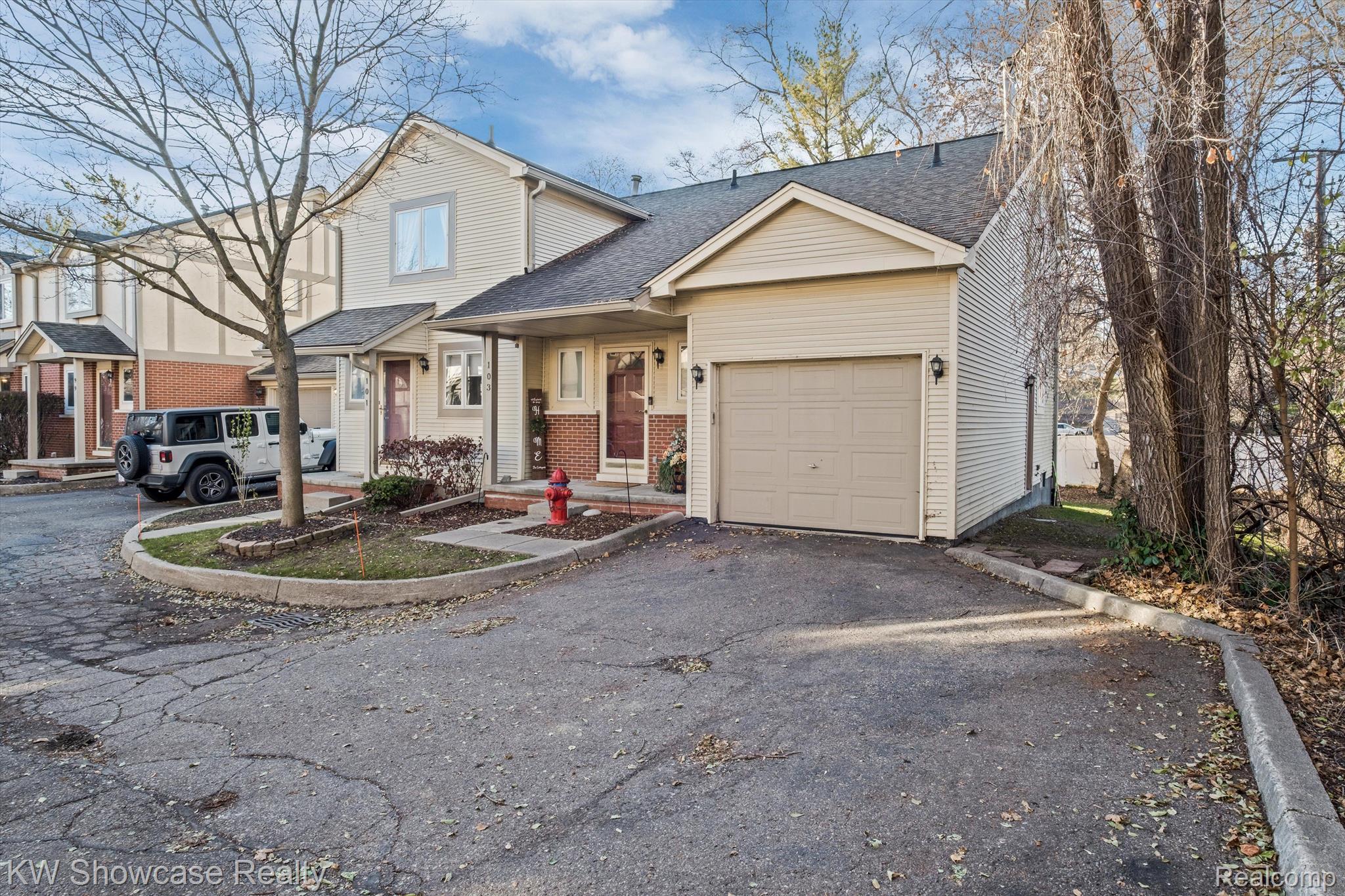 103 Walnut Boulevard Rochester, MI 48307 - Photo 3 of 21 Gallery Image 3