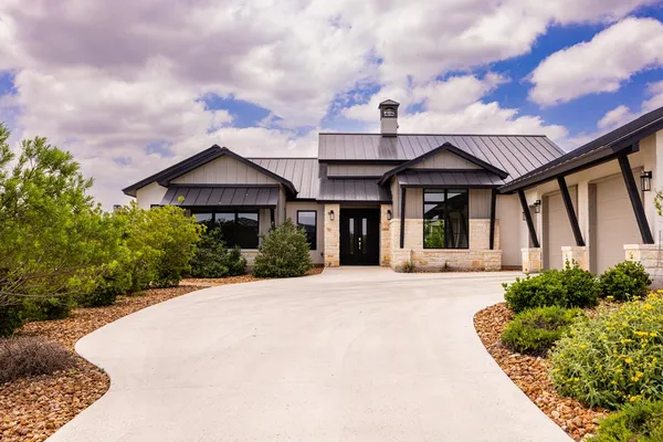$1,150,000 | 1020 Pinnacle View Drive East, Kerrville, TX 78028