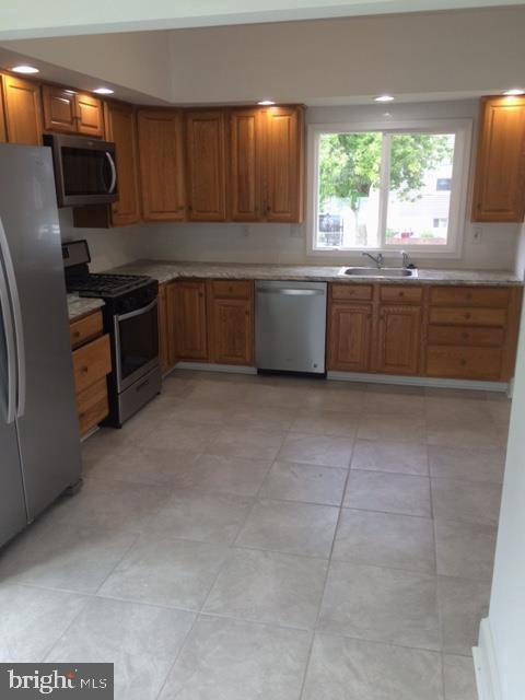 102 South Fellowship Road Maple Shade, NJ 08052 - Photo 11 of 28
